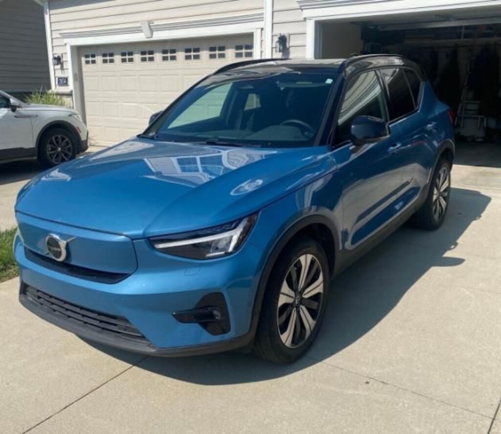Used 2023 Volvo XC40 Recharge Pure Electric Twin Plus SUV