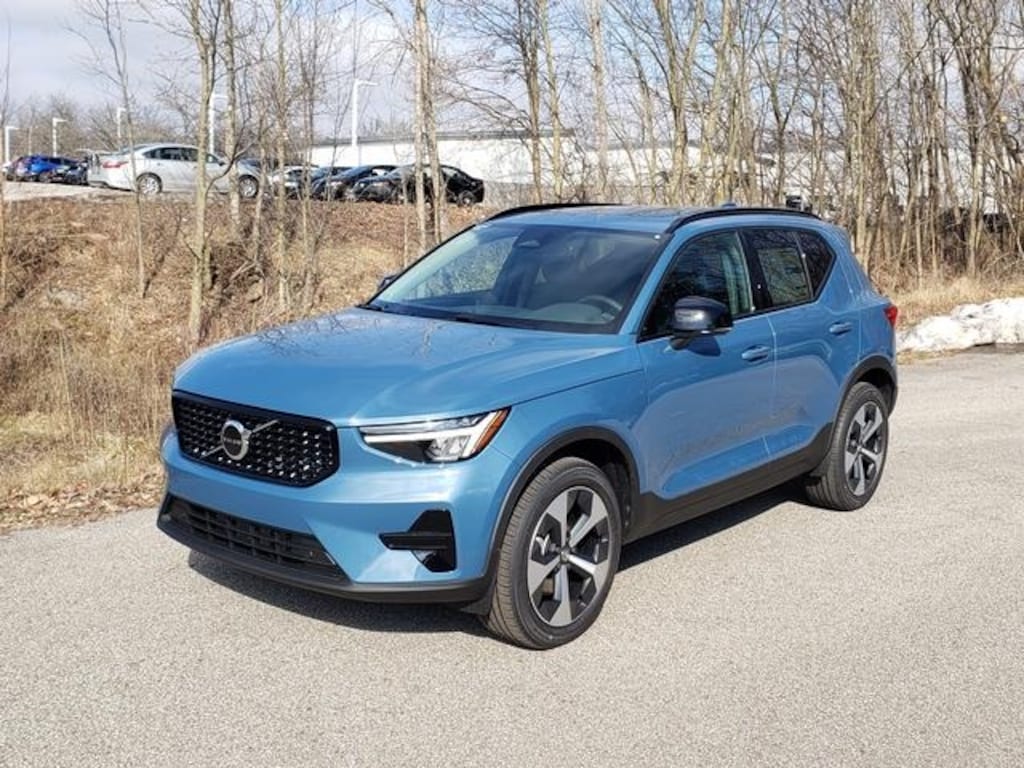 New 2024 Volvo XC40 for sale in Bedford, OH Near Cleveland