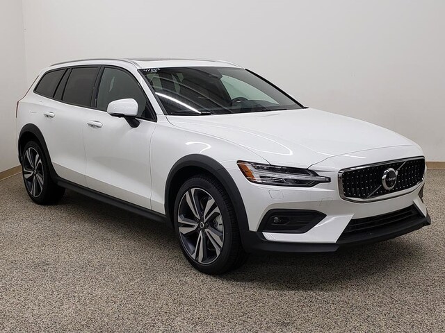 2026 Volvo V60 Cross Country B5 Plus AWD Wagon for sale near Cleveland, OH