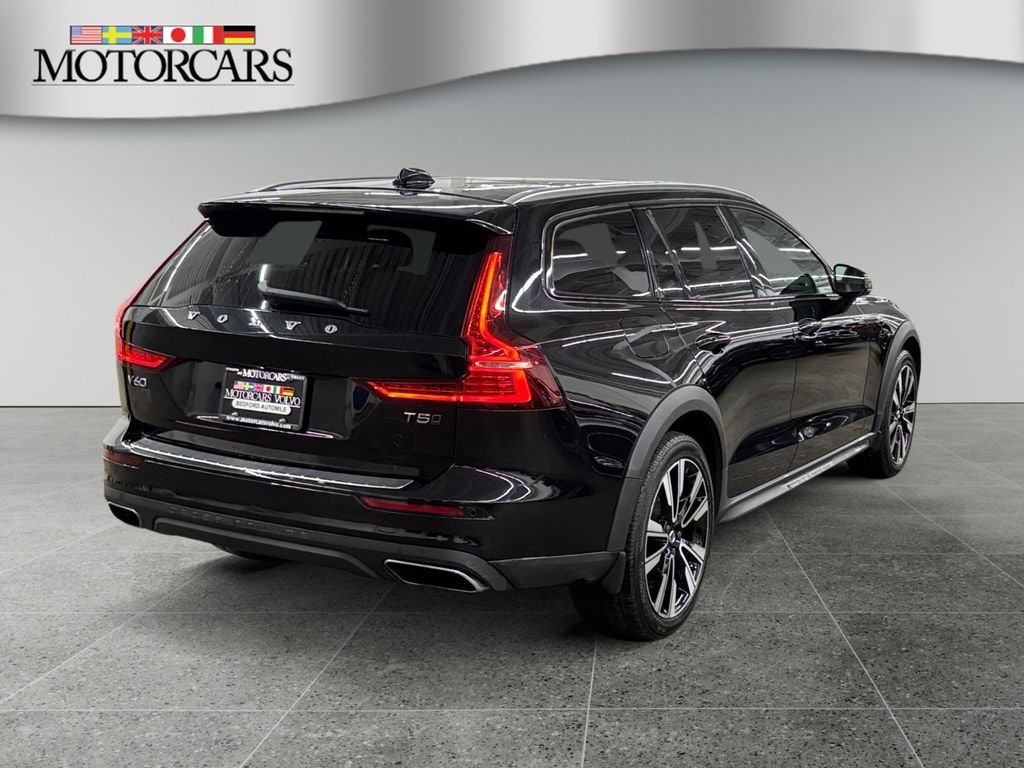 Used 2022 Volvo V60 Cross Country T5 Wagon