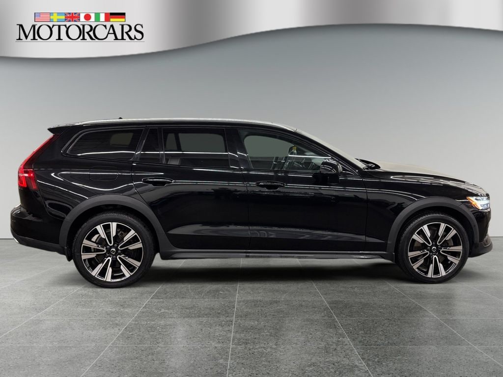 Used 2022 Volvo V60 Cross Country T5 Wagon