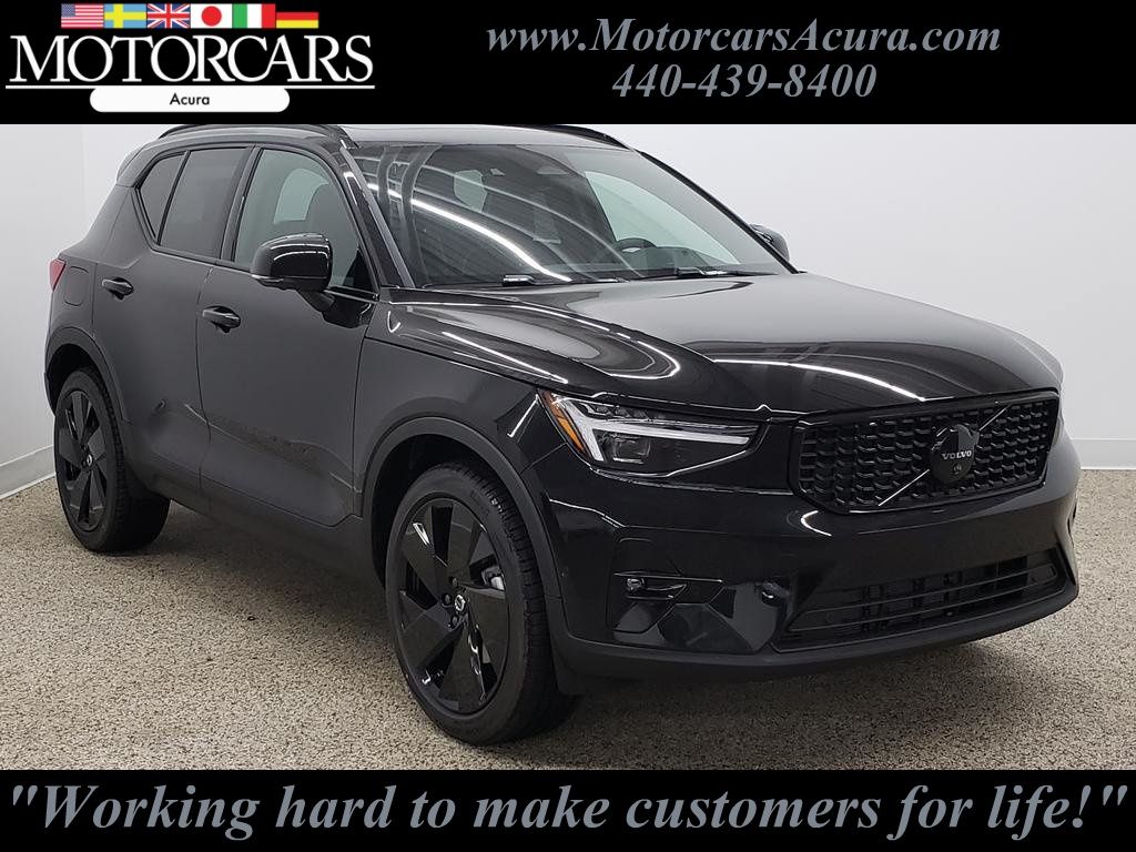 2026 Volvo XC40 B5 Ultra Black Edition