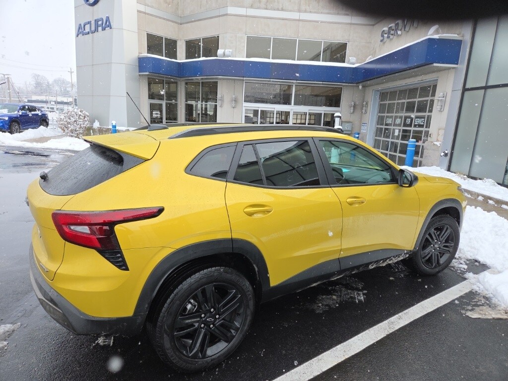 Used 2024 Chevrolet Trax Activ SUV