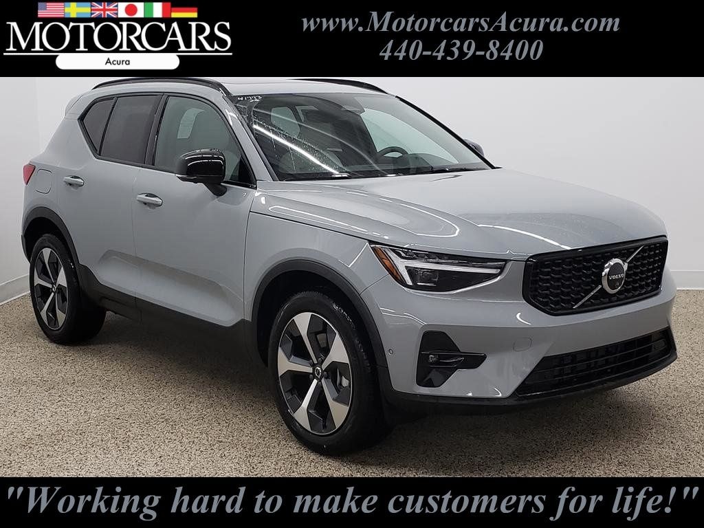 New 2026 Volvo XC40 B5 Plus SUV