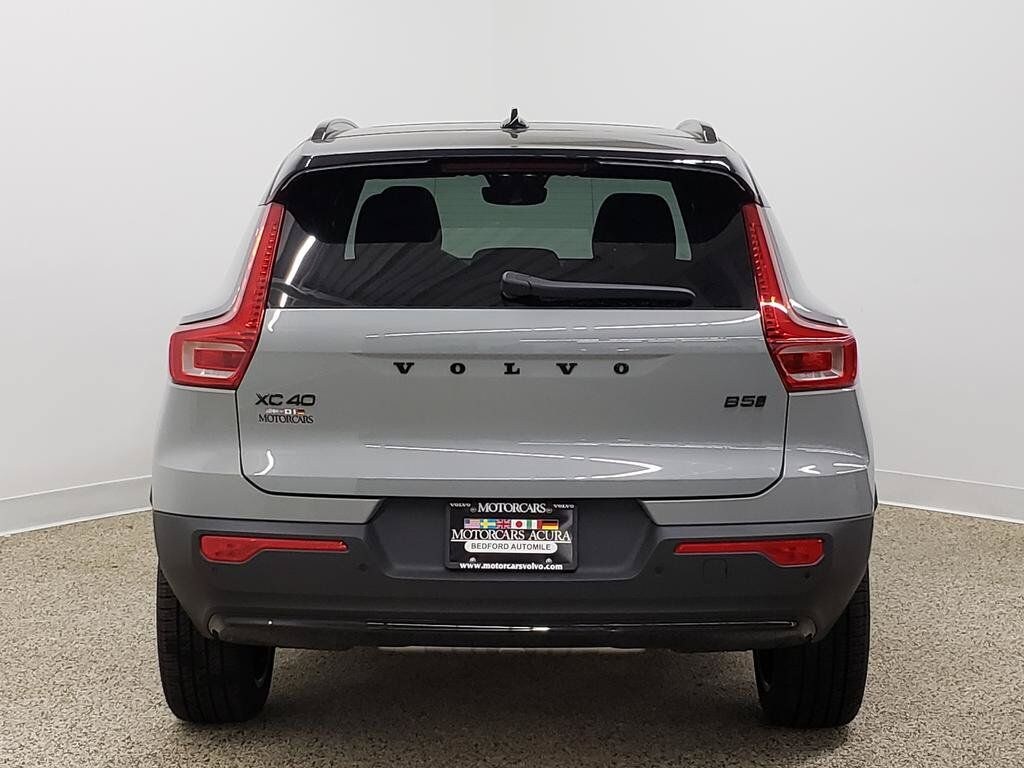 New 2026 Volvo XC40 B5 Ultra Black Edition SUV