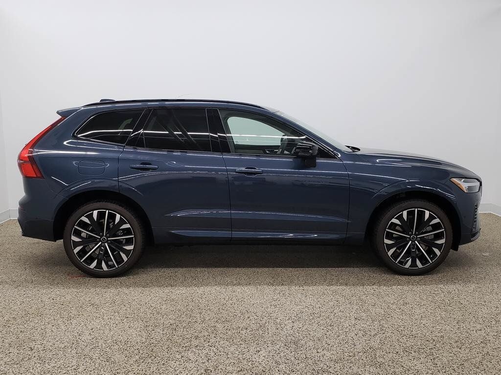 New 2026 Volvo XC60 plug-in hybrid T8 Ultra SUV