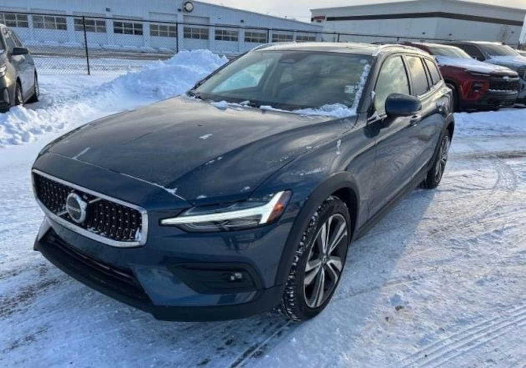 Used 2025 Volvo V60 Cross Country B5 Plus Wagon