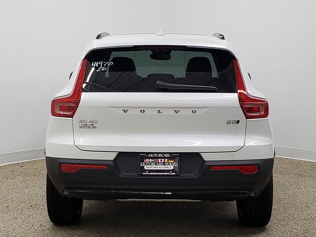 New 2026 Volvo XC40 B5 Ultra SUV