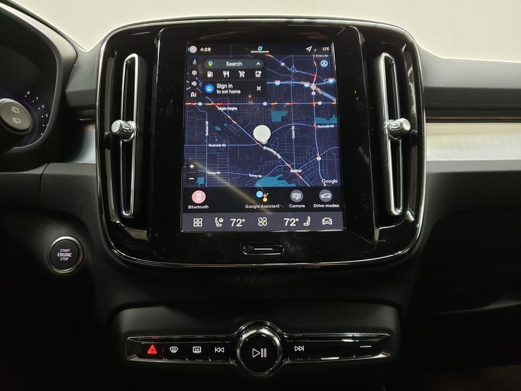 2026 Volvo XC40 Ultra Black Edition - Photo 11