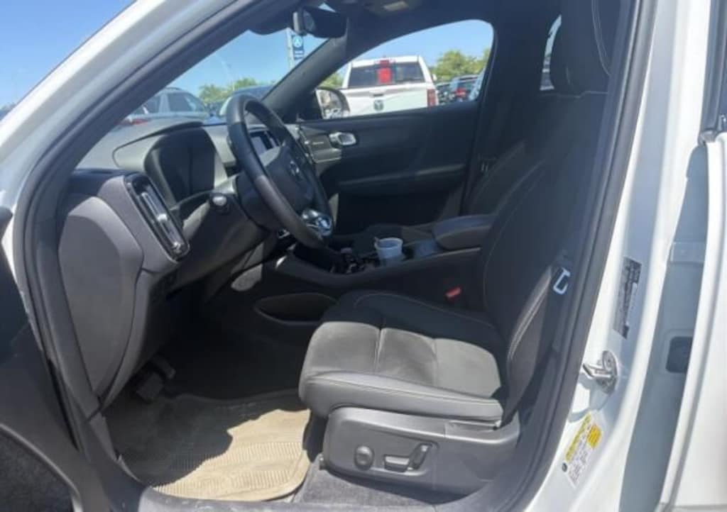 Used 2023 Volvo C40 Recharge Pure Electric Ultimate SUV