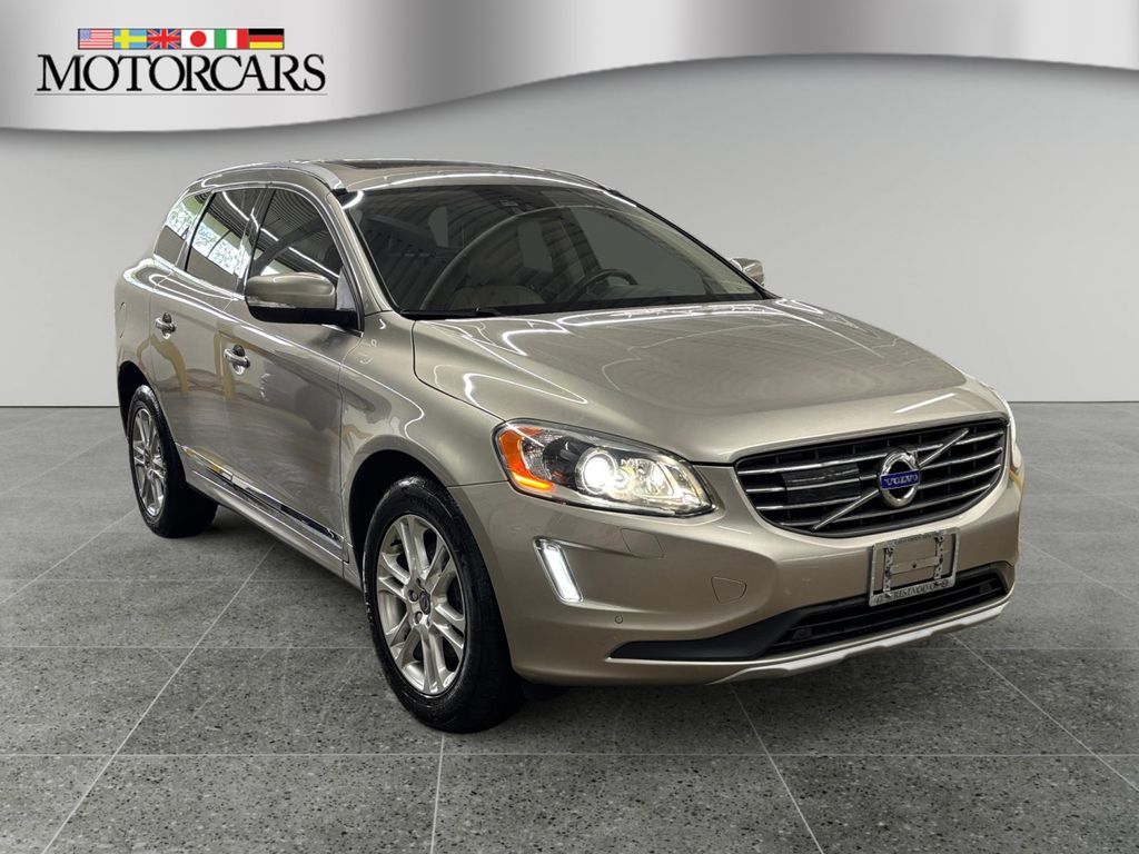 2016 Volvo XC60 T5 Drive-E FWD Platinum's photo