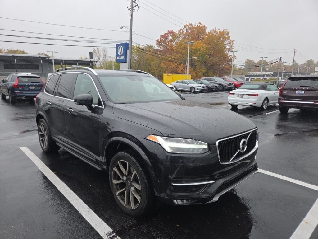 2017 Volvo XC90 Momentum