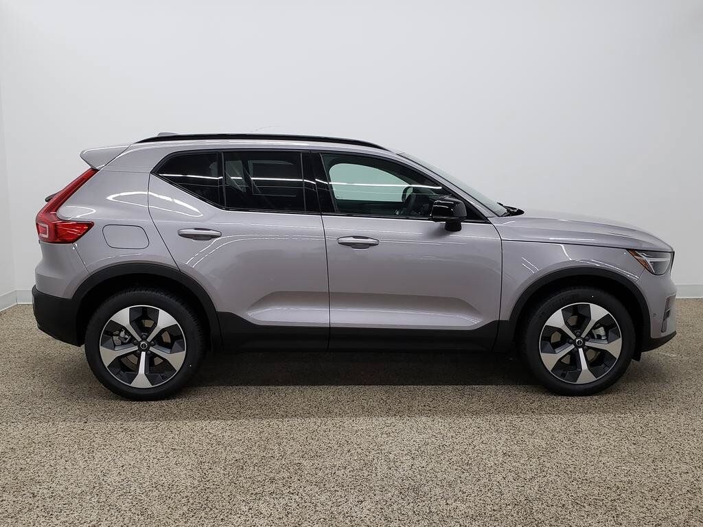 New 2026 Volvo XC40 B5 Plus SUV