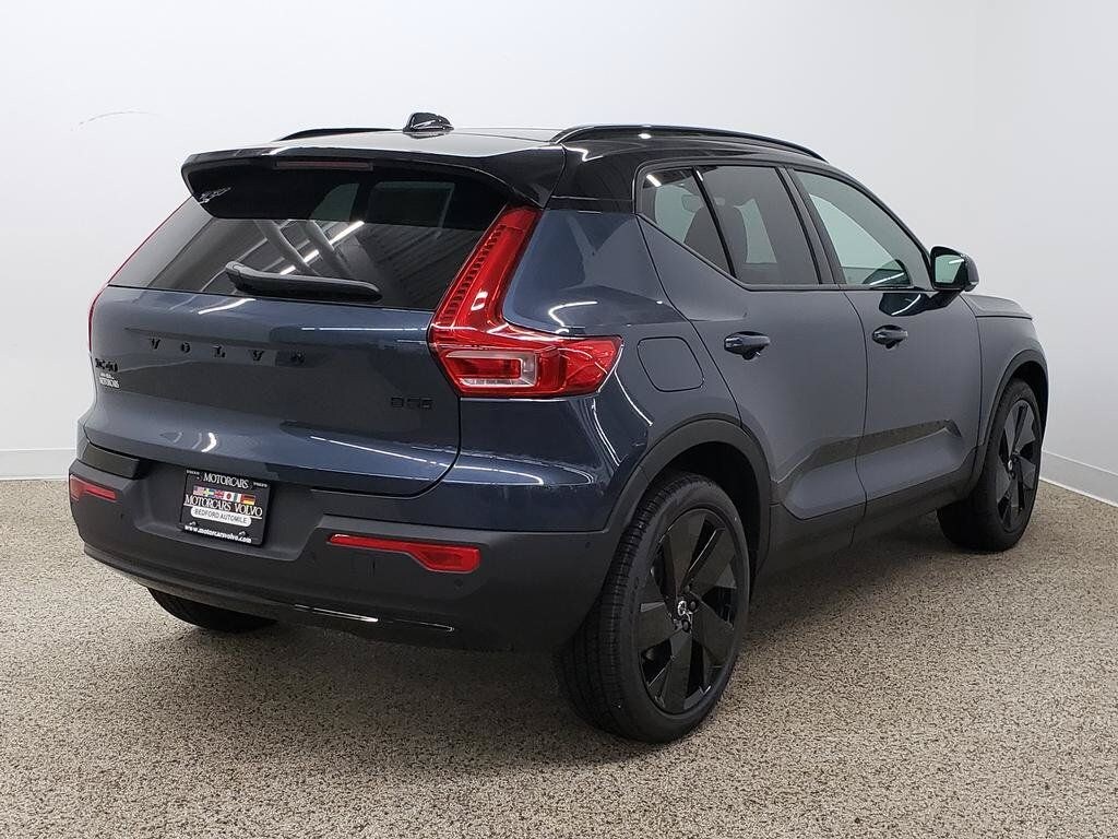 New 2026 Volvo XC40 B5 Ultra Black Edition SUV