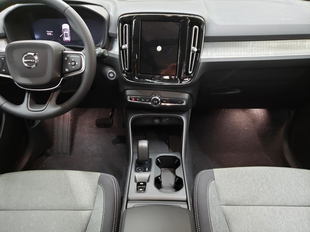 2026 Volvo XC40 Core - Photo 9