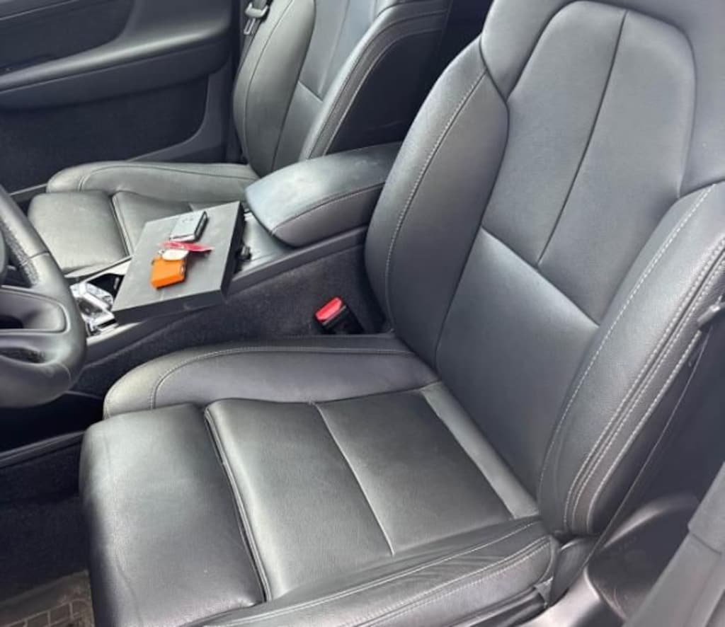Used 2024 Volvo XC40 B5 Plus Dark Theme SUV