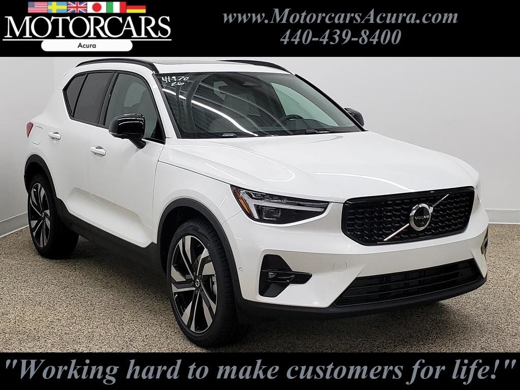 New 2026 Volvo XC40 B5 Ultra SUV