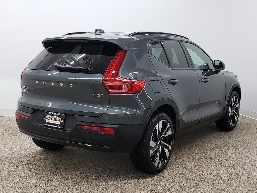 New 2026 Volvo XC40 B5 Ultra SUV