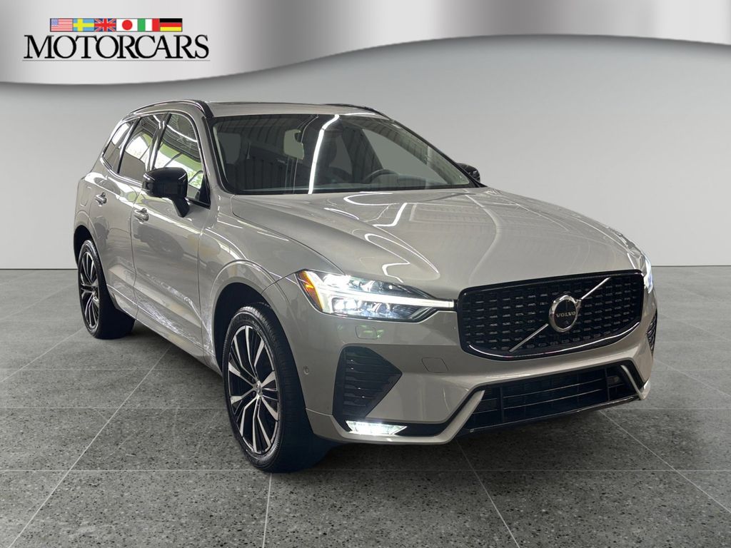 2023 Volvo XC60 B5 Plus Dark Theme AWD's photo