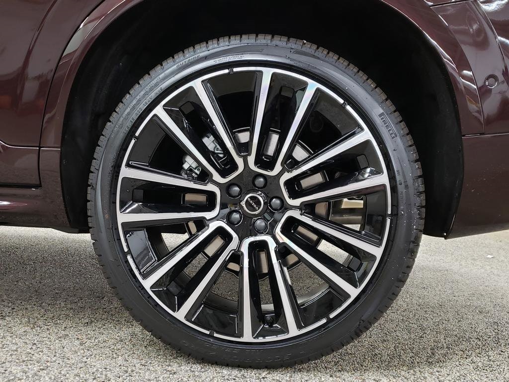 2026 Volvo XC90 Plus - Photo 12