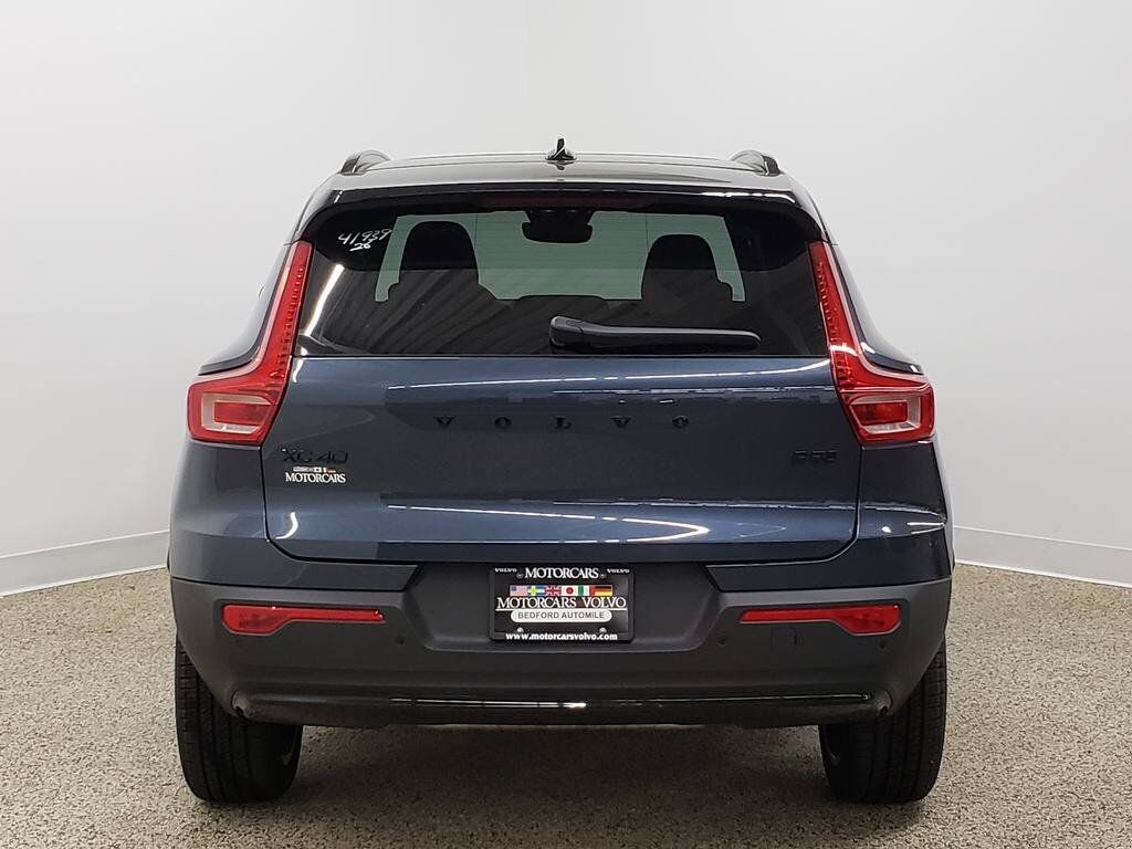 New 2026 Volvo XC40 B5 Ultra Black Edition SUV