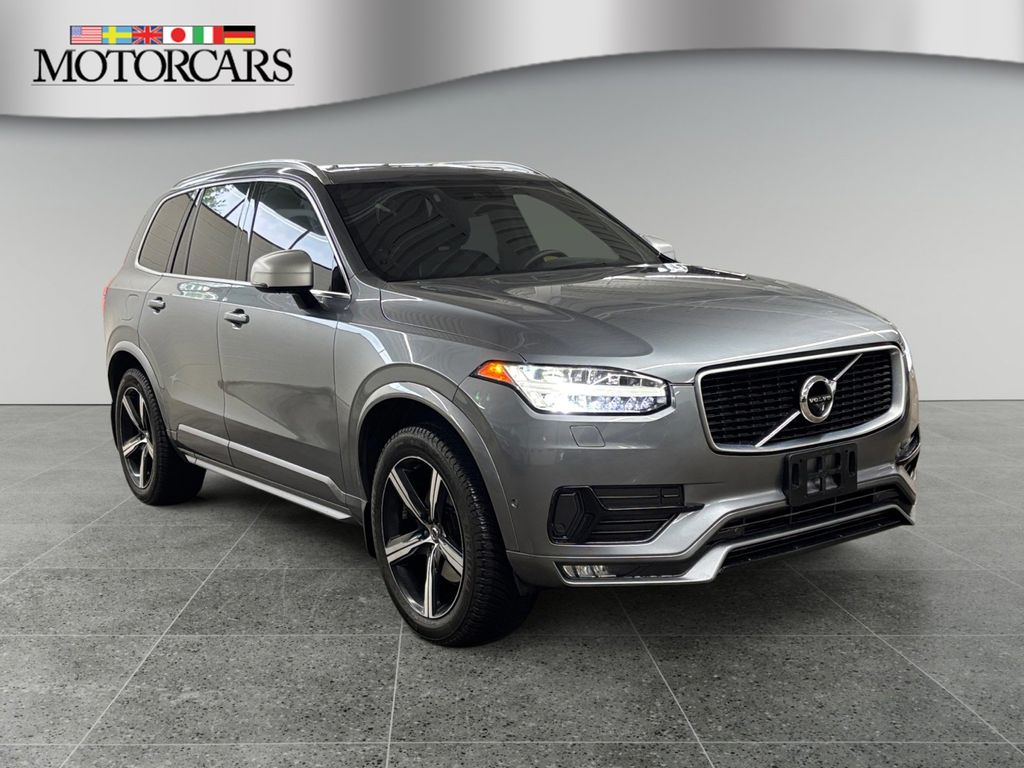 2016 Volvo XC90 T6 AWD R-Design's photo