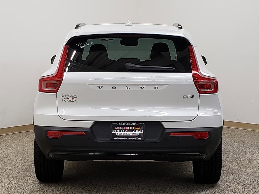 New 2026 Volvo XC40 B5 Core SUV