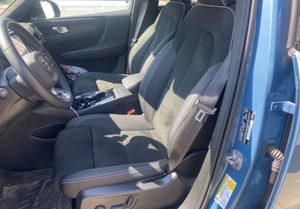 Used 2023 Volvo XC40 Recharge Pure Electric Twin Plus SUV