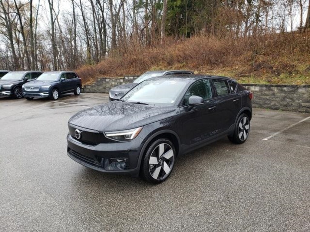 New 2024 Volvo C40 Recharge Pure Electric for sale in Bedford, OH