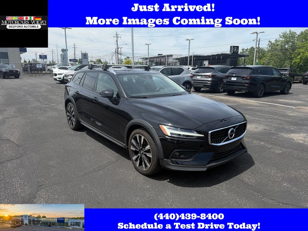 2022 Volvo V60 Cross Country T5 AWD Cross Country's photo
