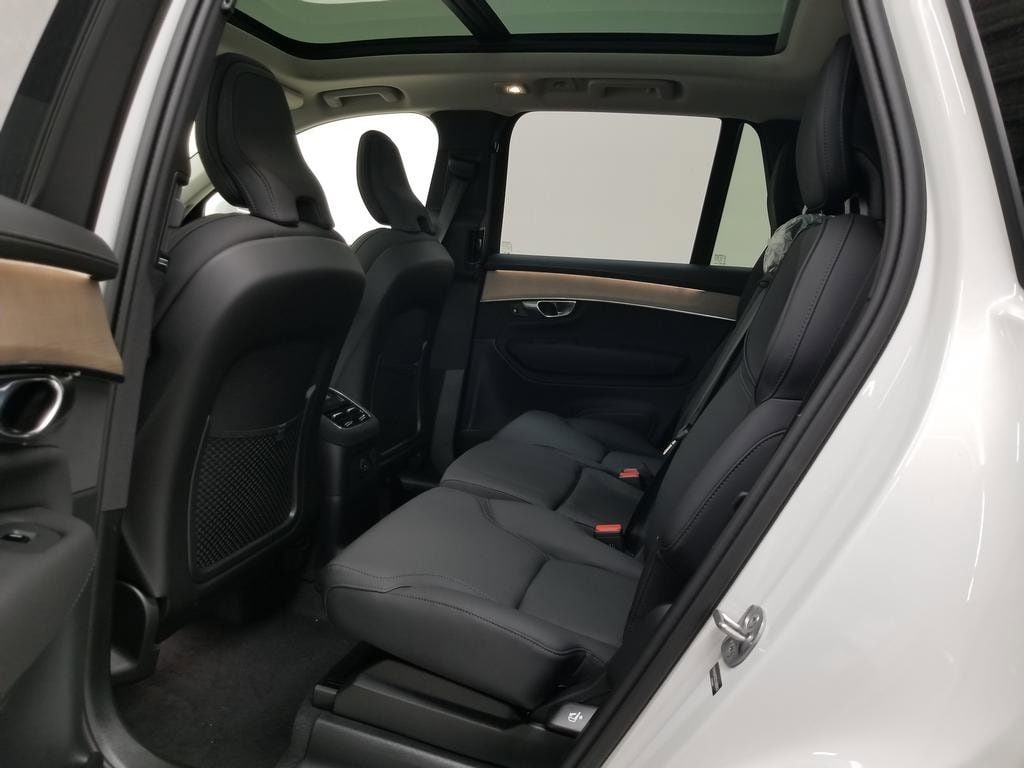 2025 Volvo XC90 Plus - Photo 8