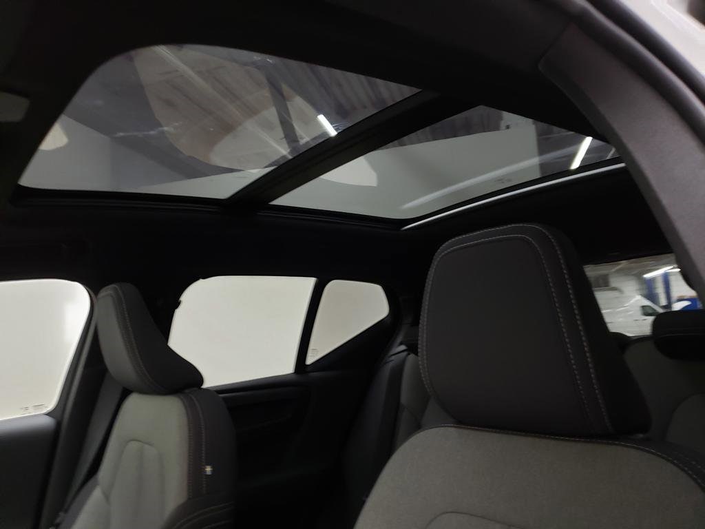 2026 Volvo XC40 Core - Photo 7