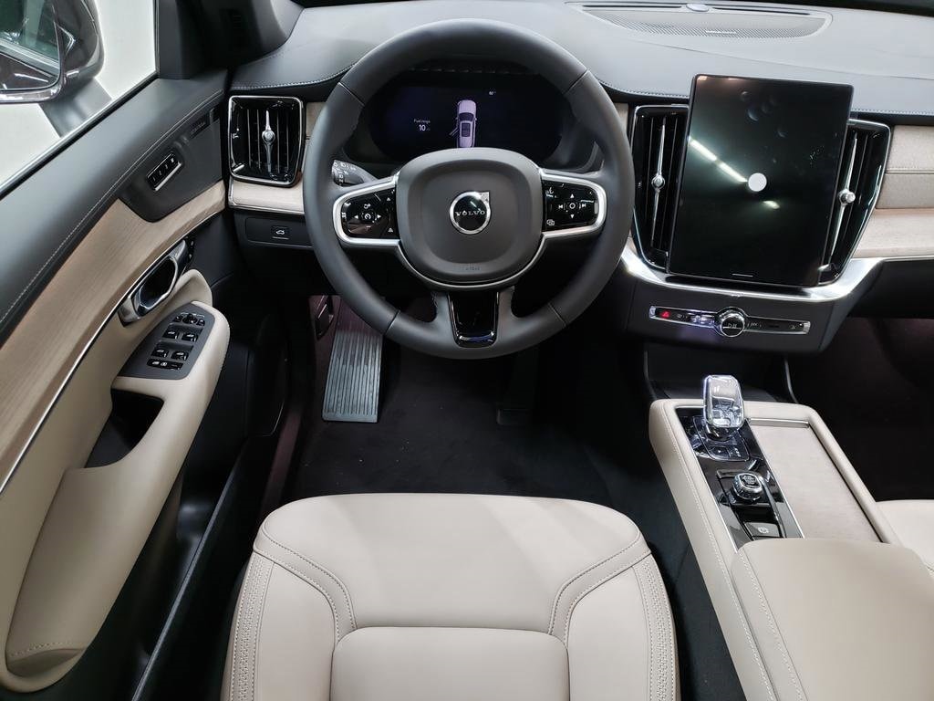 2026 Volvo XC90 Plus - Photo 10