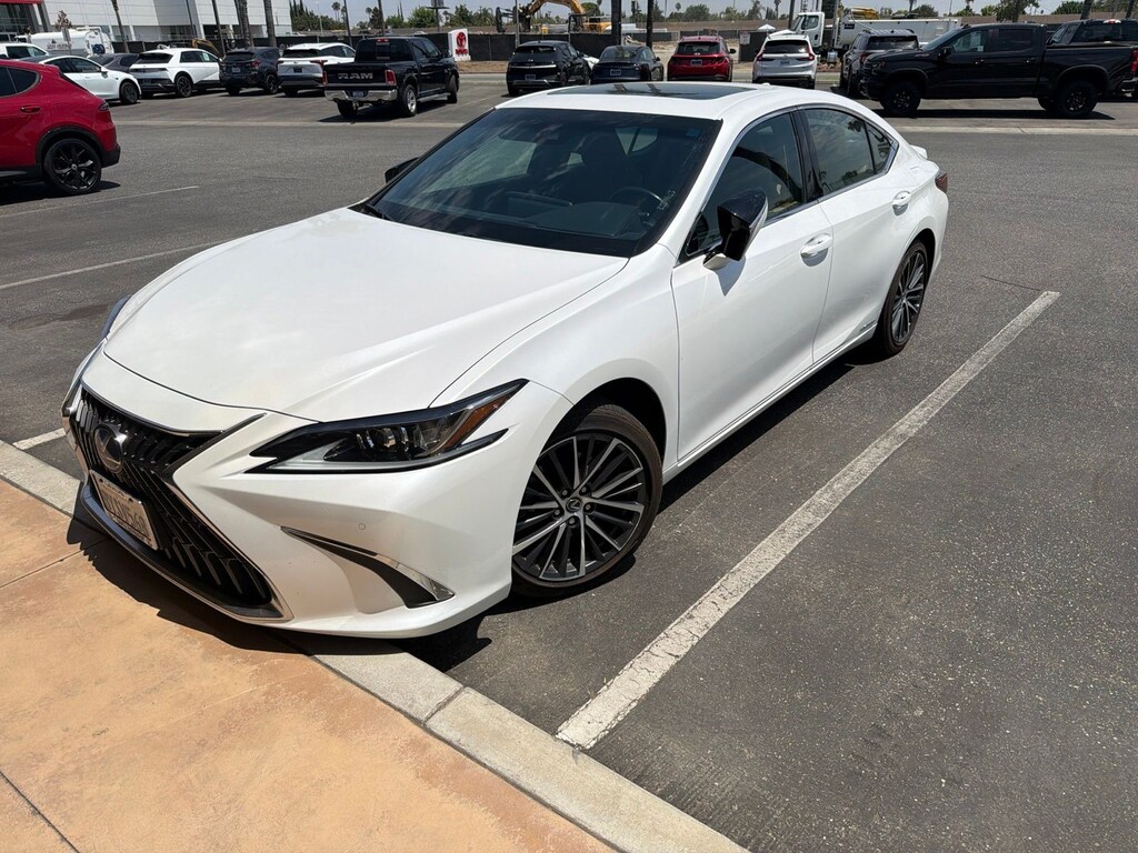 Certified 2022 Lexus ES 300h Sedan
