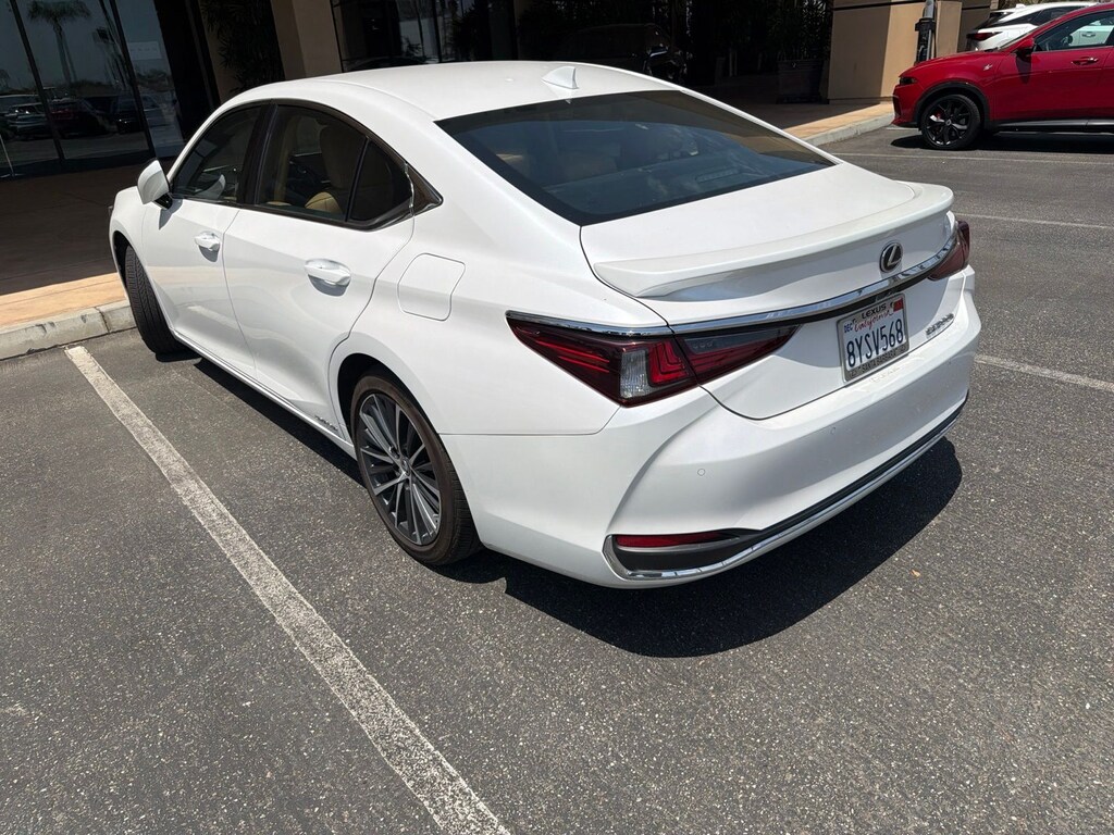 Certified 2022 Lexus ES 300h Sedan