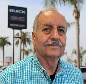 Staff member Roberto Torres from 03bb56916790
