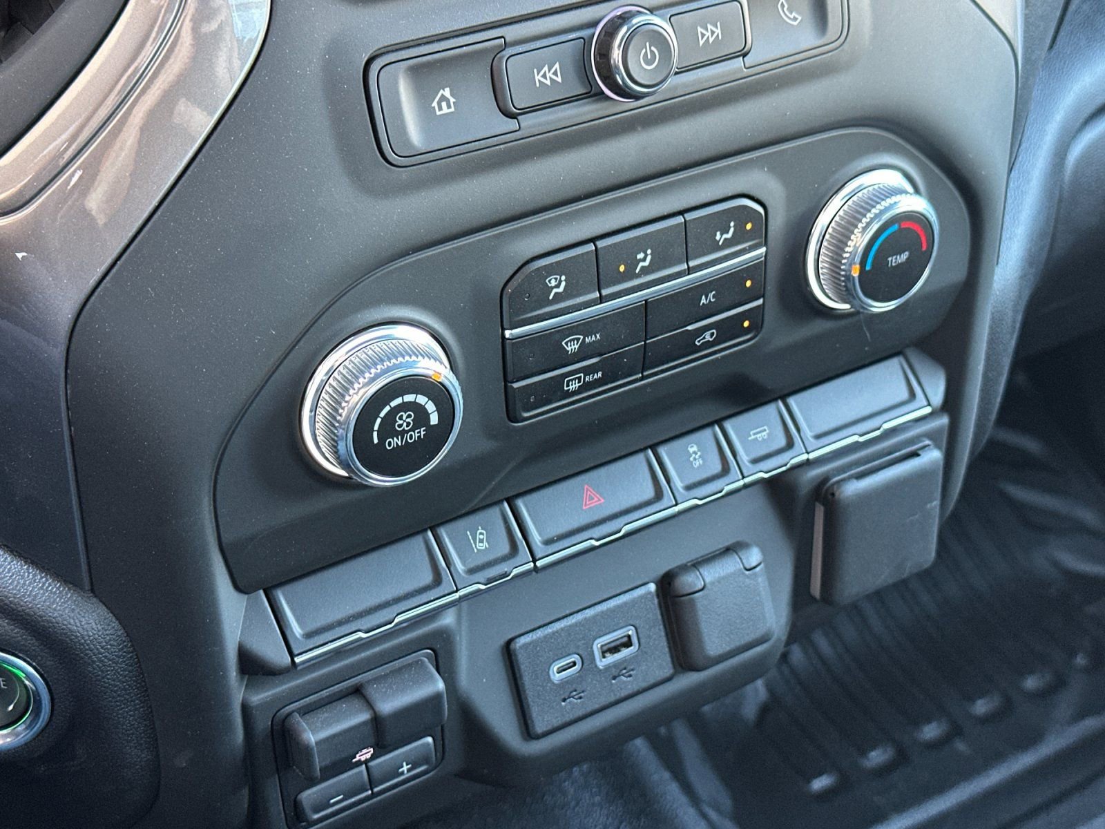2025 GMC Sierra 3500HD Pro - Photo 17