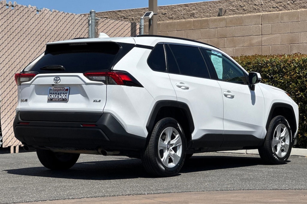 Used 2021 Toyota RAV4 XLE SUV
