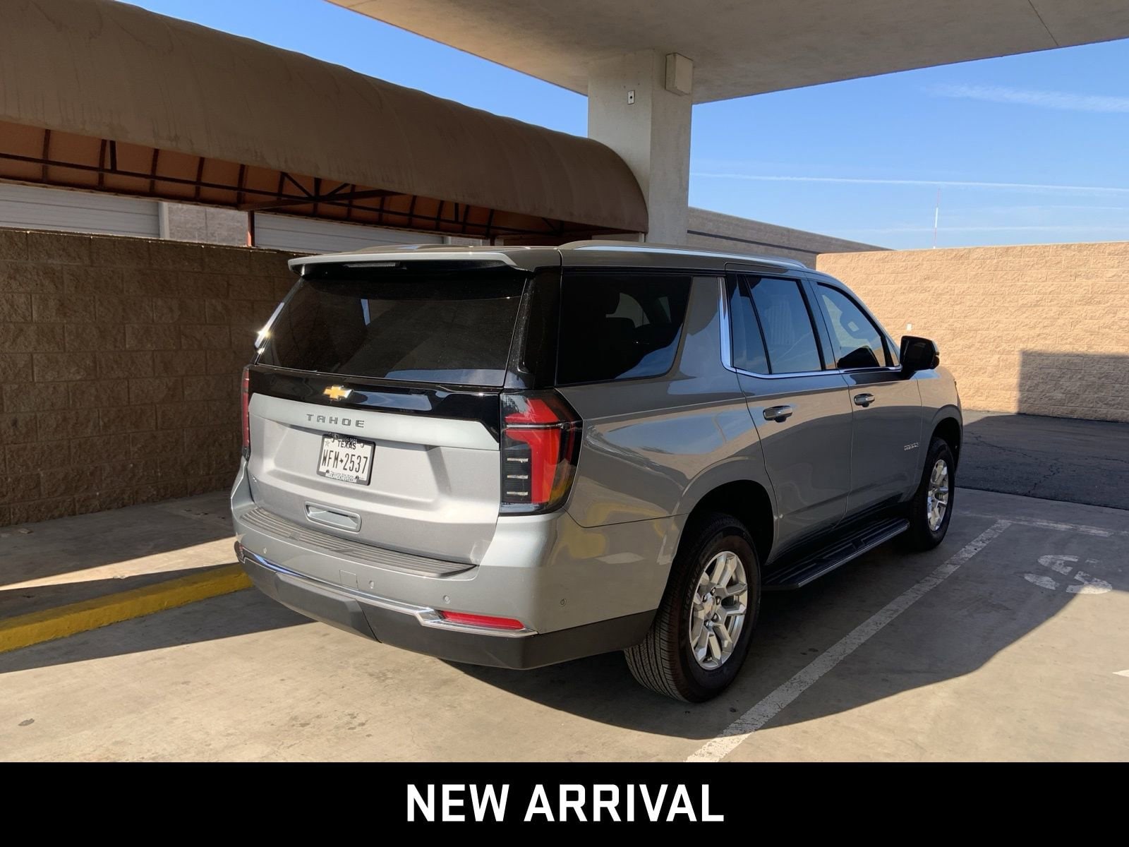 2025 Chevrolet Tahoe LS photo 4