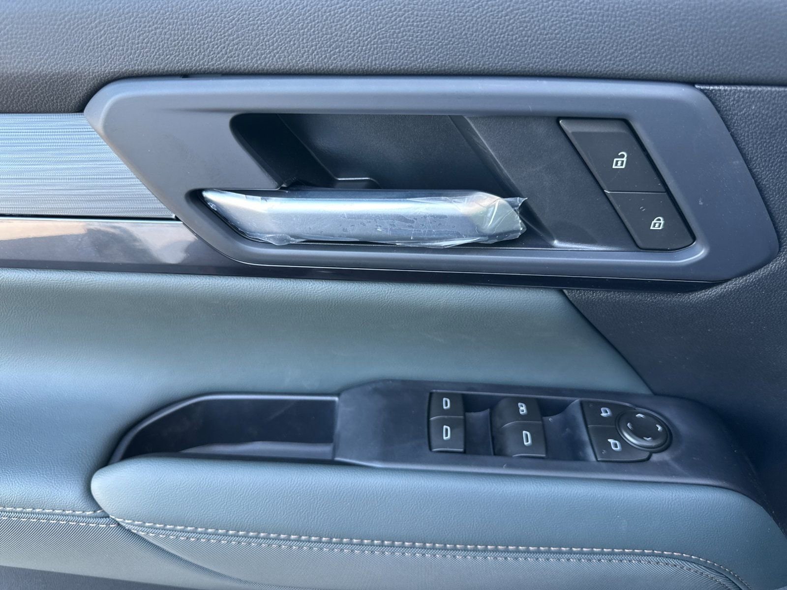 2026 GMC Terrain AT4 - Photo 10