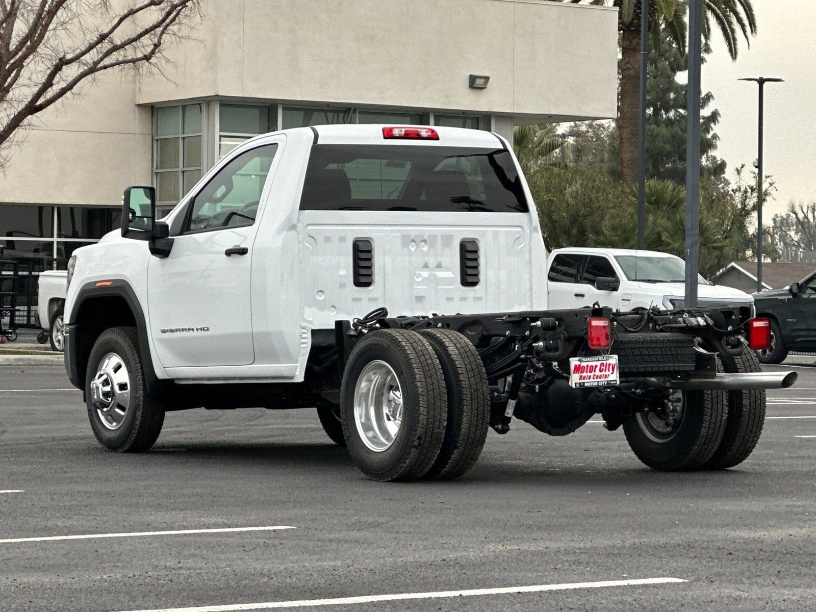 2025 GMC Sierra 3500HD Pro - Photo 6