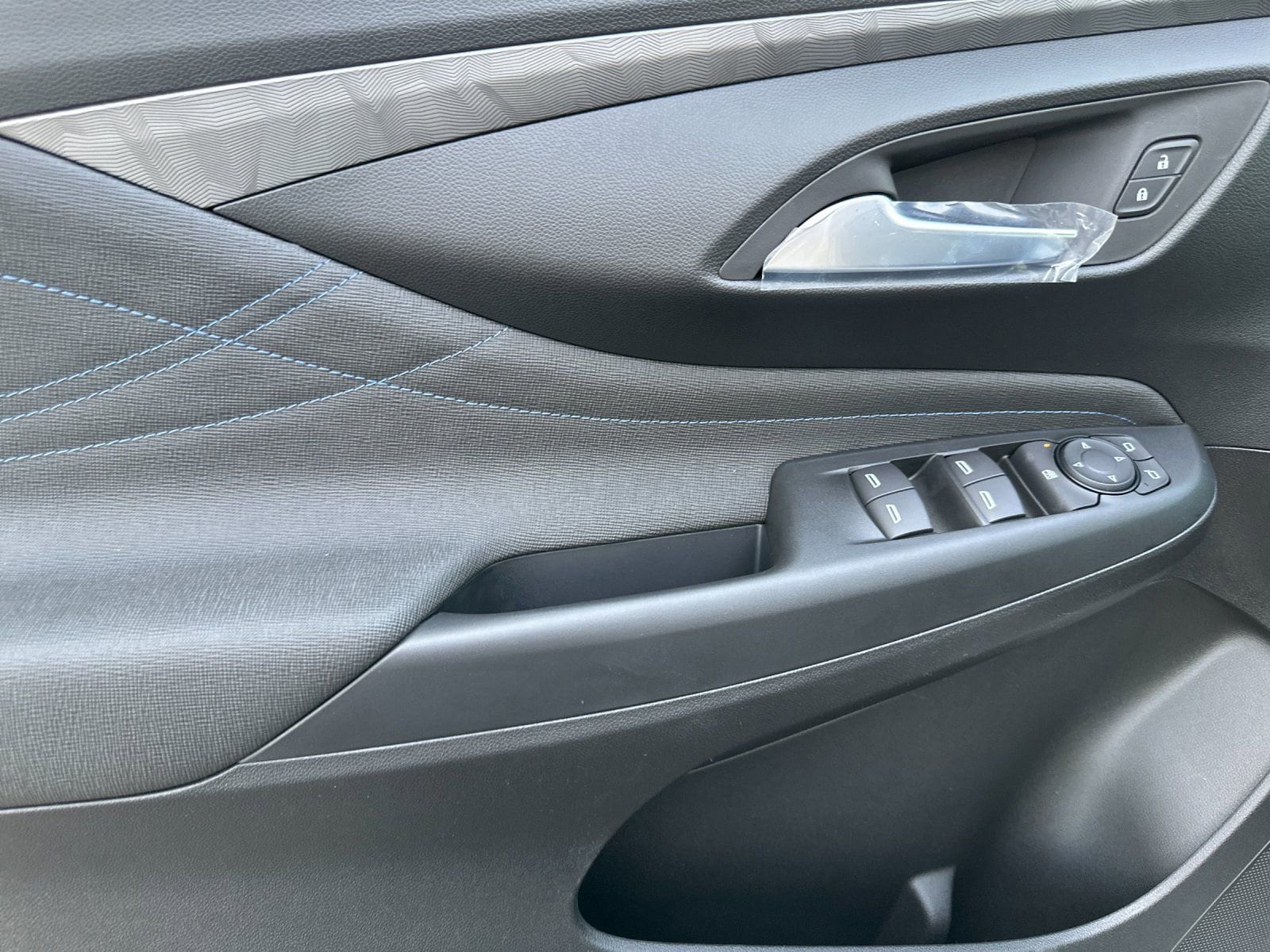 2026 Buick Envista Sport Touring - Photo 10