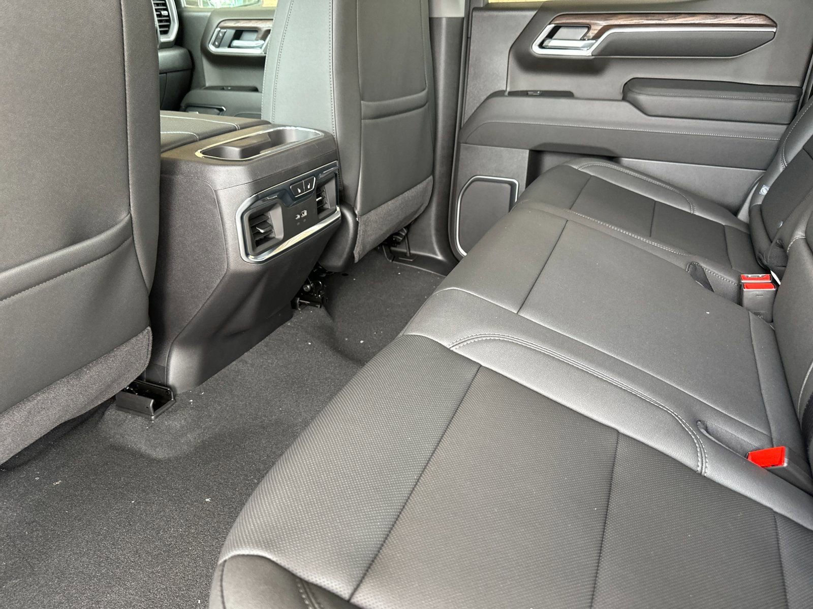 2026 GMC Sierra 1500 SLT - Photo 11