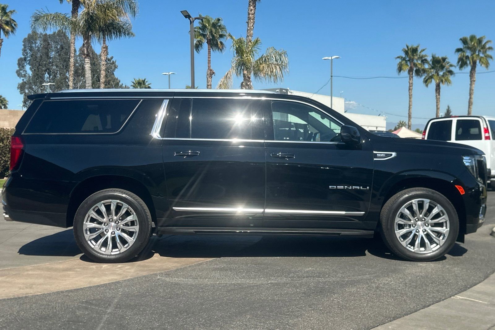 2024 Gmc Yukon XL Denali photo 3