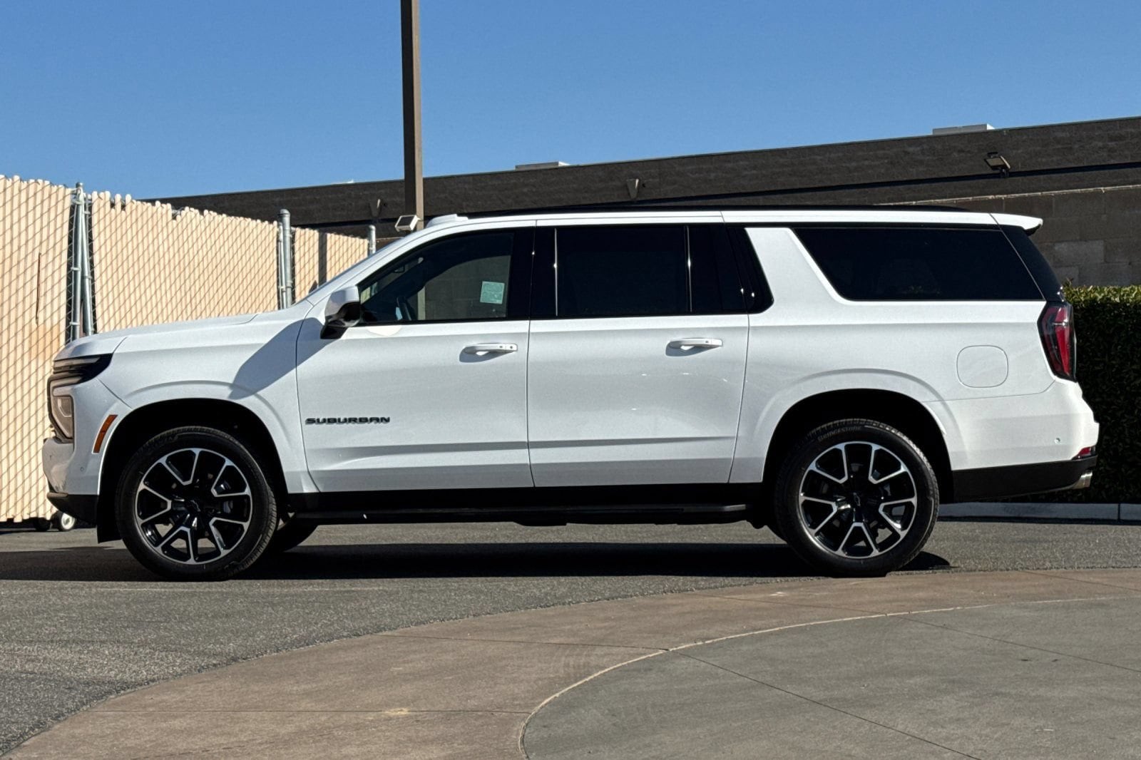 2026 Chevrolet Suburban RST - Photo 7