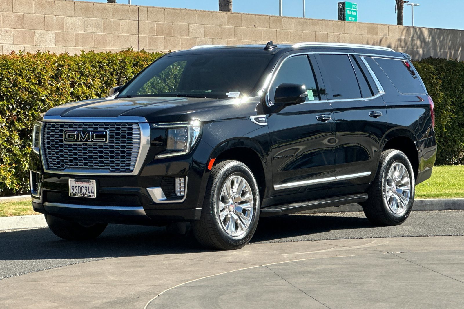 2024 GMC Yukon Denali - Photo 8
