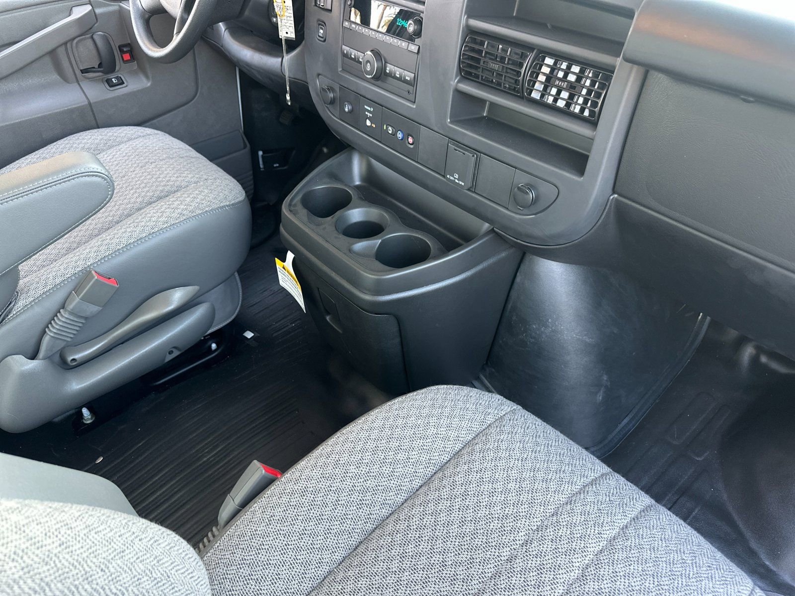 2025 GMC Savana Cargo Work Van photo 3