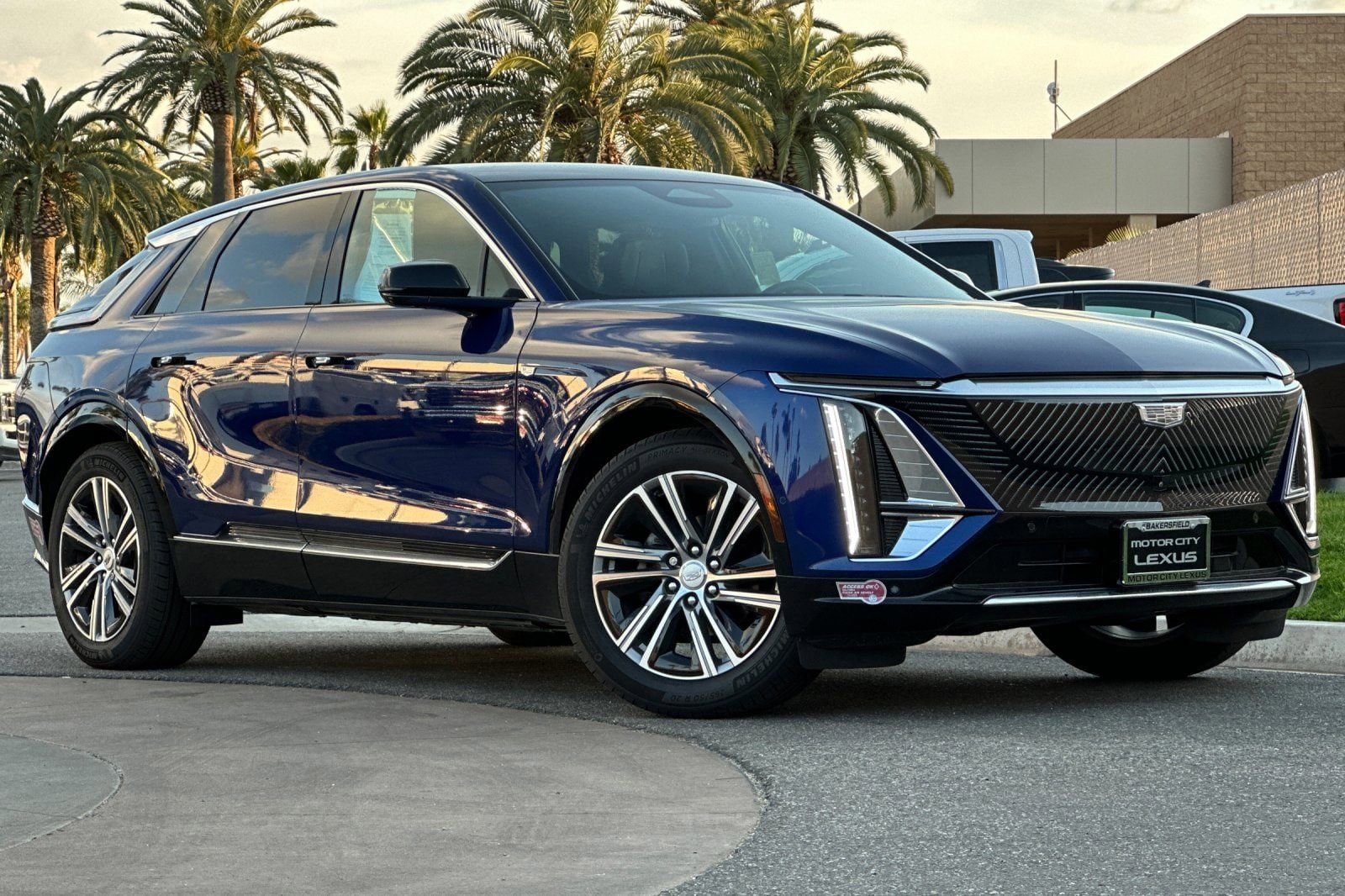 Used 2024 Cadillac LYRIQ Luxury 1 with VIN 1GYKPPRK1RZ115615 for sale in Bakersfield, CA