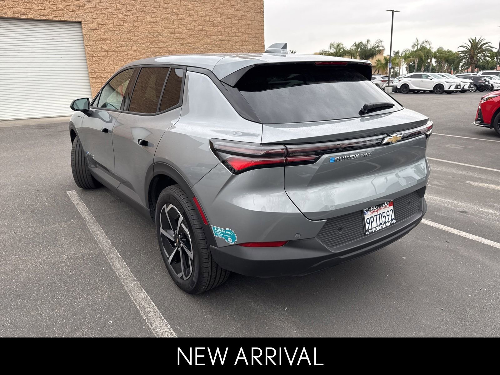 2025 Chevrolet Equinox EV LT photo 4