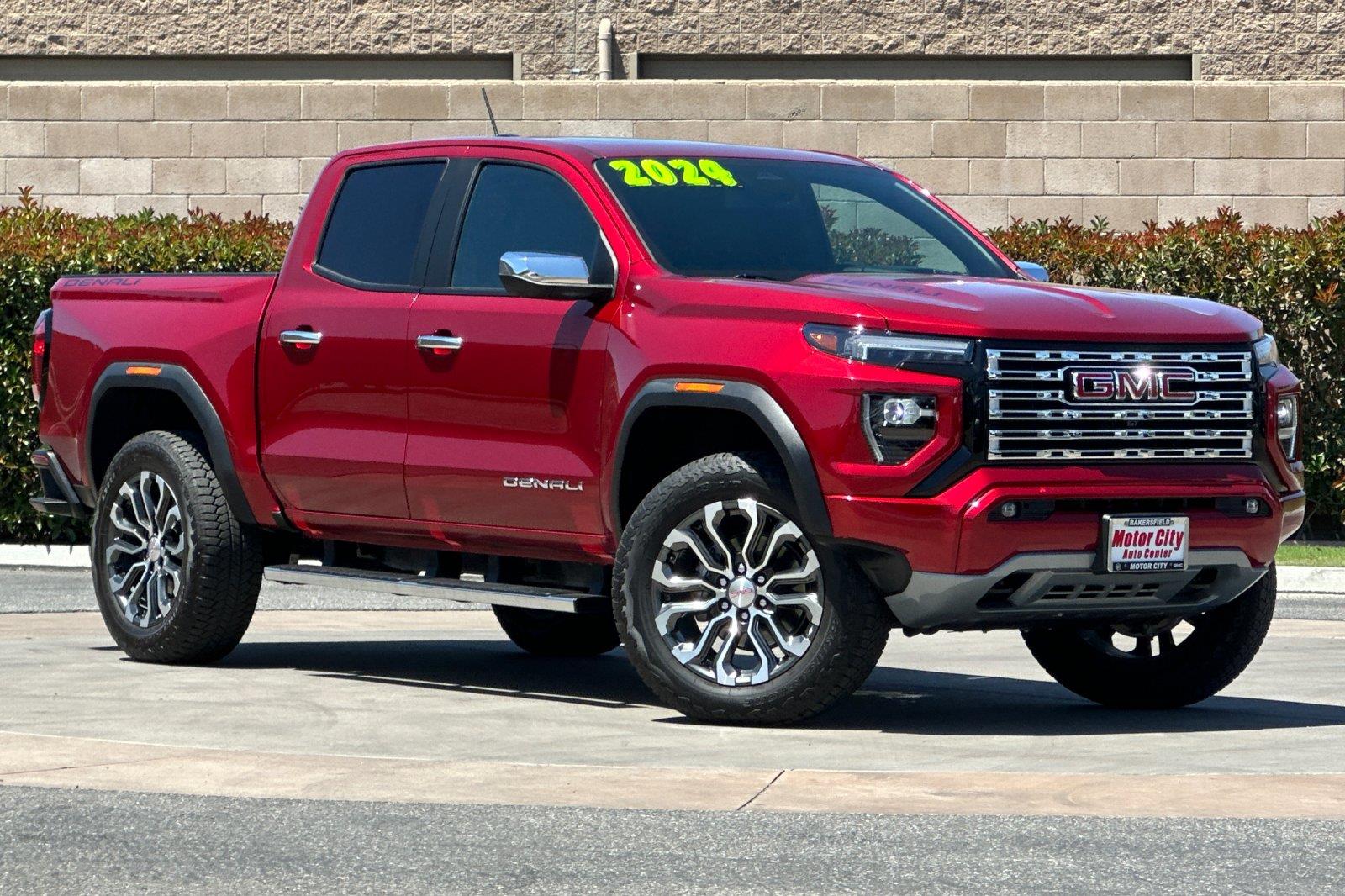 2024 Gmc Canyon Denali photo 2